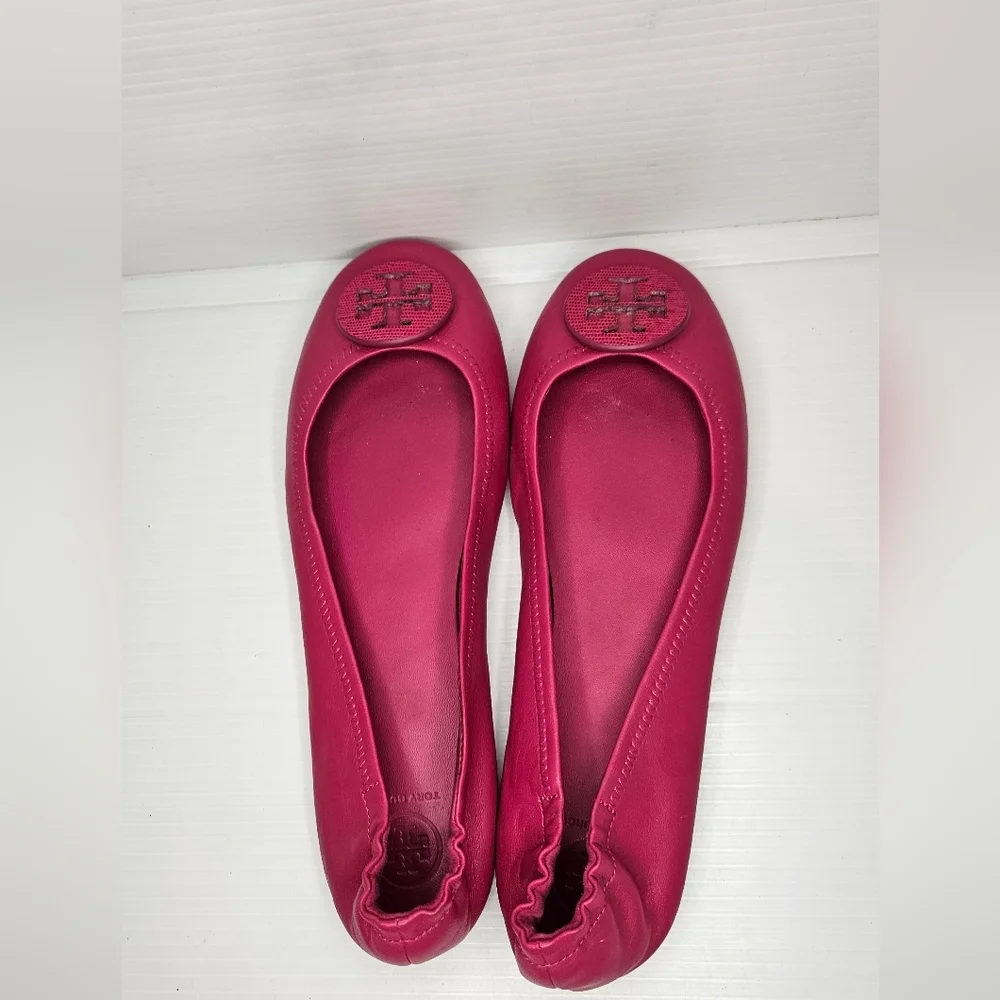 Tory Burch Minnie Flats Size 10.5 Dark Azalea Hot Pink Leather Logo Designer - Picture 3 of 9